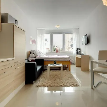 Апартаменты Chiefbridge Dijon Rooms Centre *