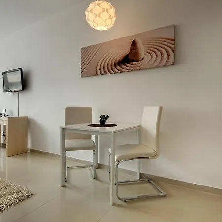 Chiefbridge Dijon Rooms Centre Апартаменты *
